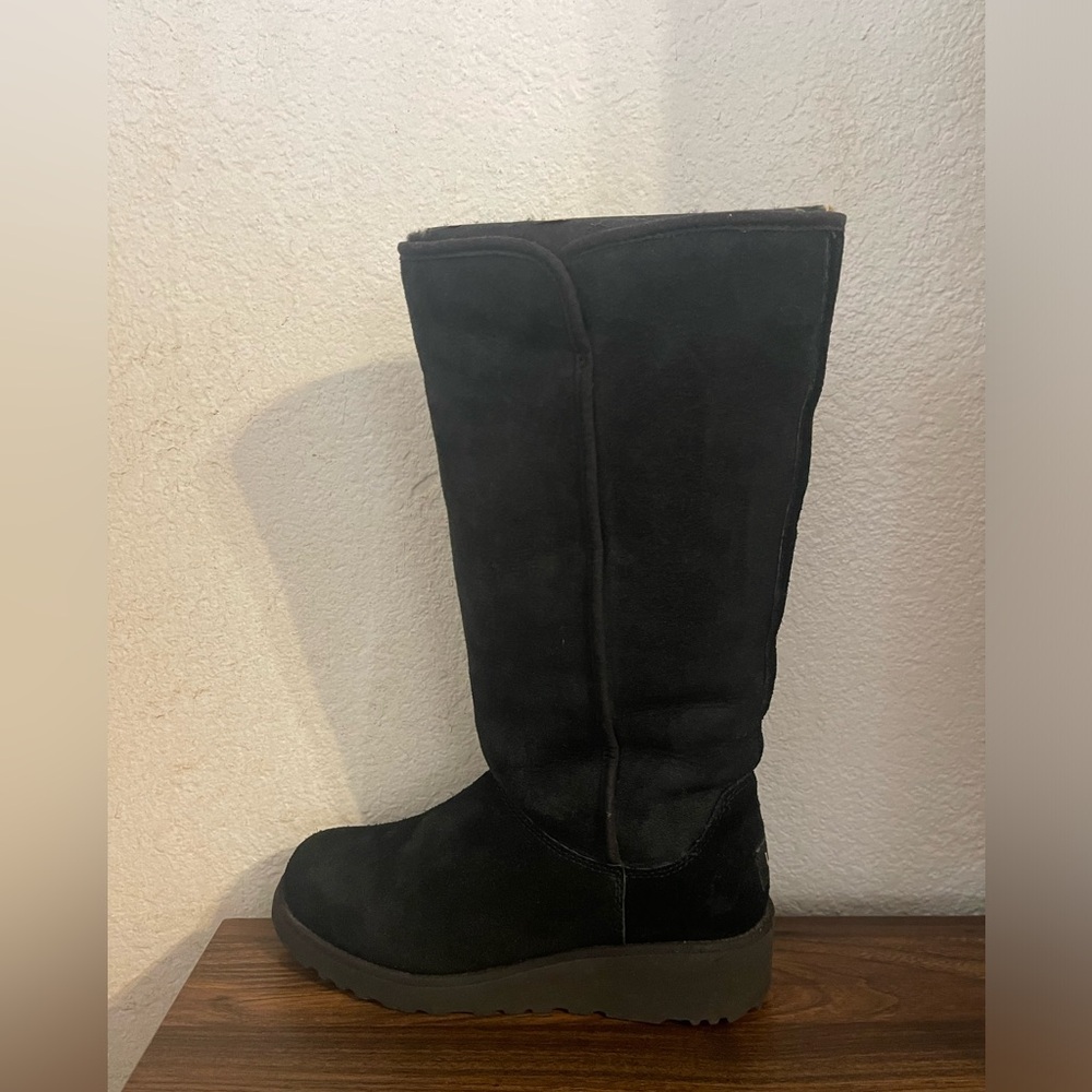 Ugg Tall Boot With Platforms. Size Us 5 - image 8